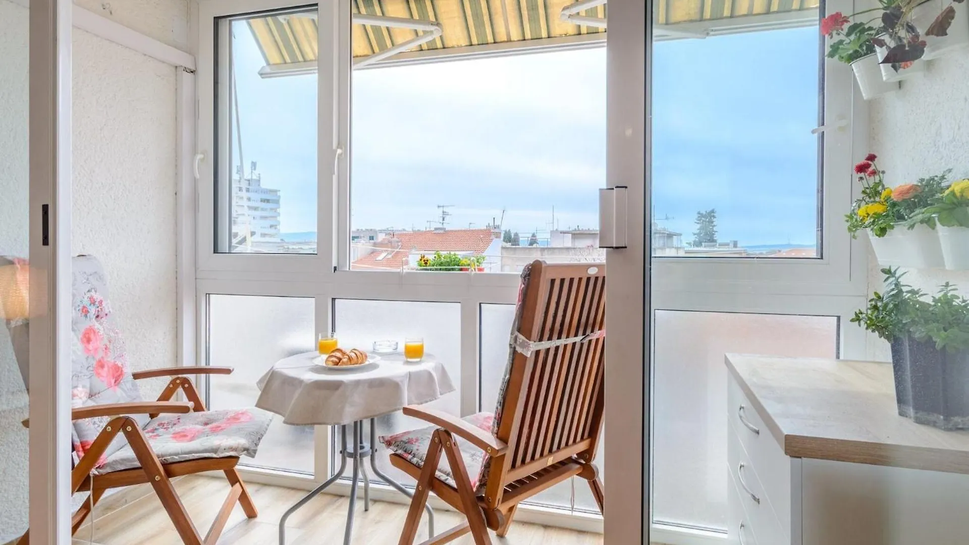 Apartment City Walk St - Comfort One Bedroom Apartment With Balcony And City View A2 Split 0*,  Croatia